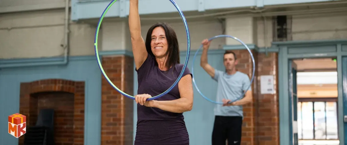 طناب یا حلقه تمرینی هولاهوپ