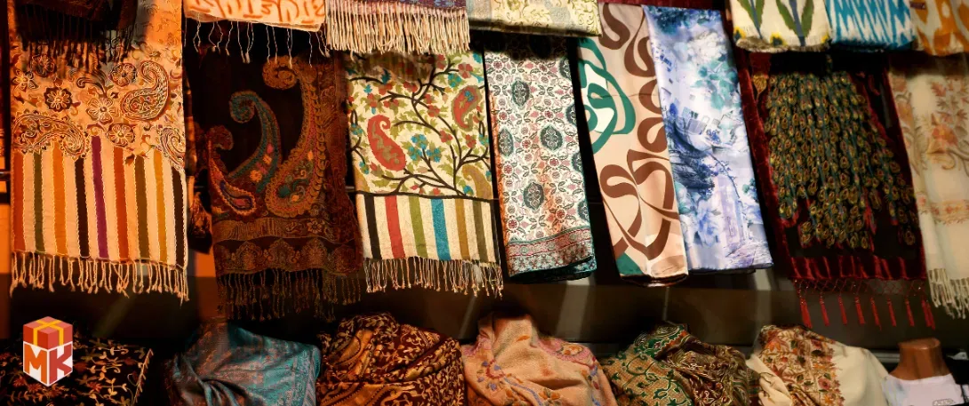 روسری یا شال با طرح سنتی