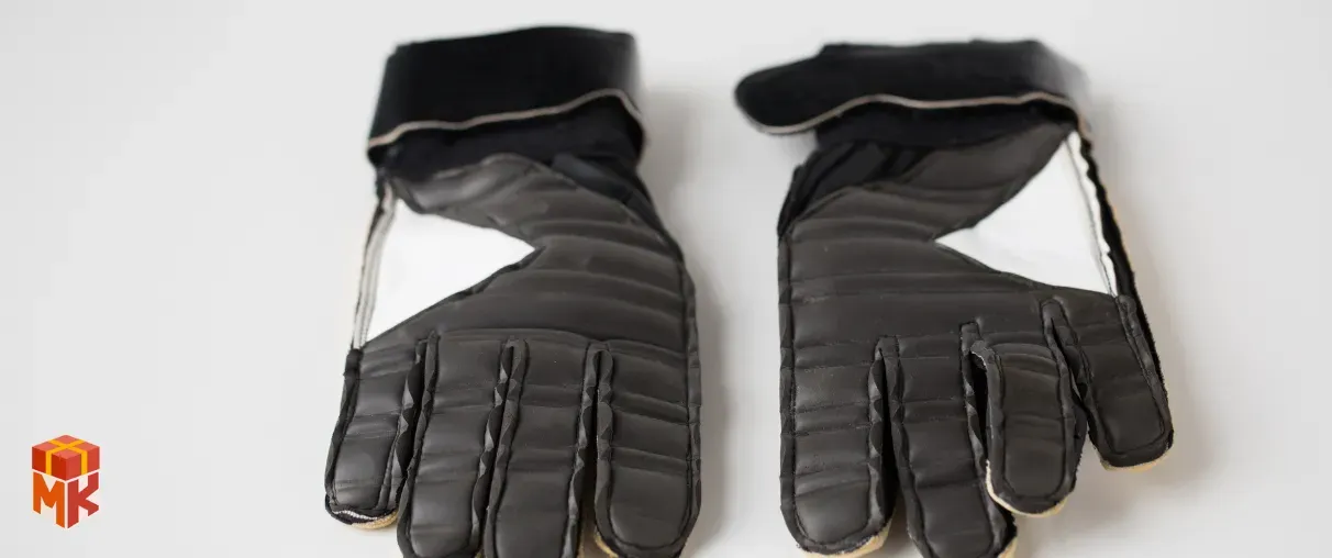 دستکش ورزشی یا محافظ دست