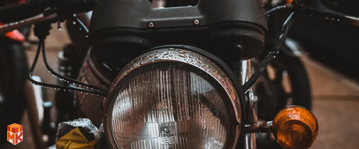 چراغ جلو کمکی یا پروژکتور موتور