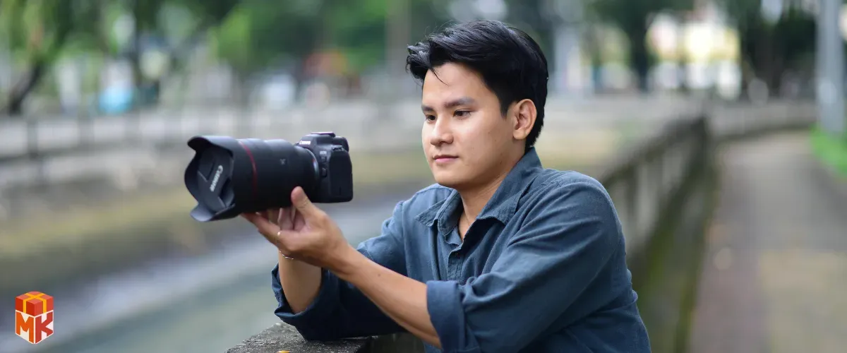 دوربین عکاسی یا تجهیزات عکاسی