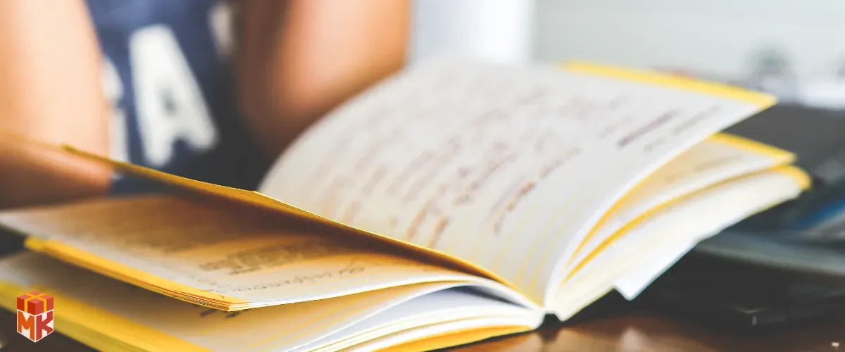 اشتراک ماهانه کتاب یا ژورنال تخصصی