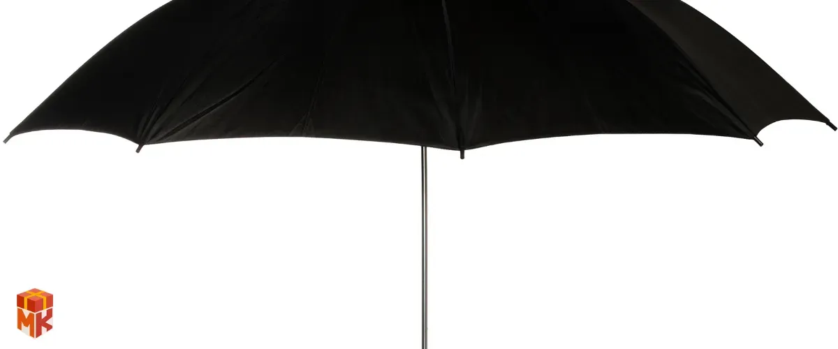 چتر و لباس بارانی