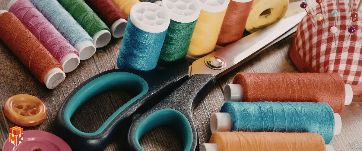  جعبه نخ و سوزن و وسایل خیاطی