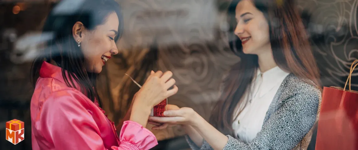 30 ایده خلاقانه برای کادو به بست فرند دختر